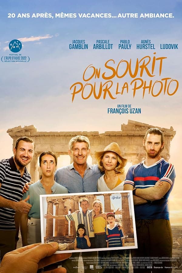 On sourit pour la photo poster